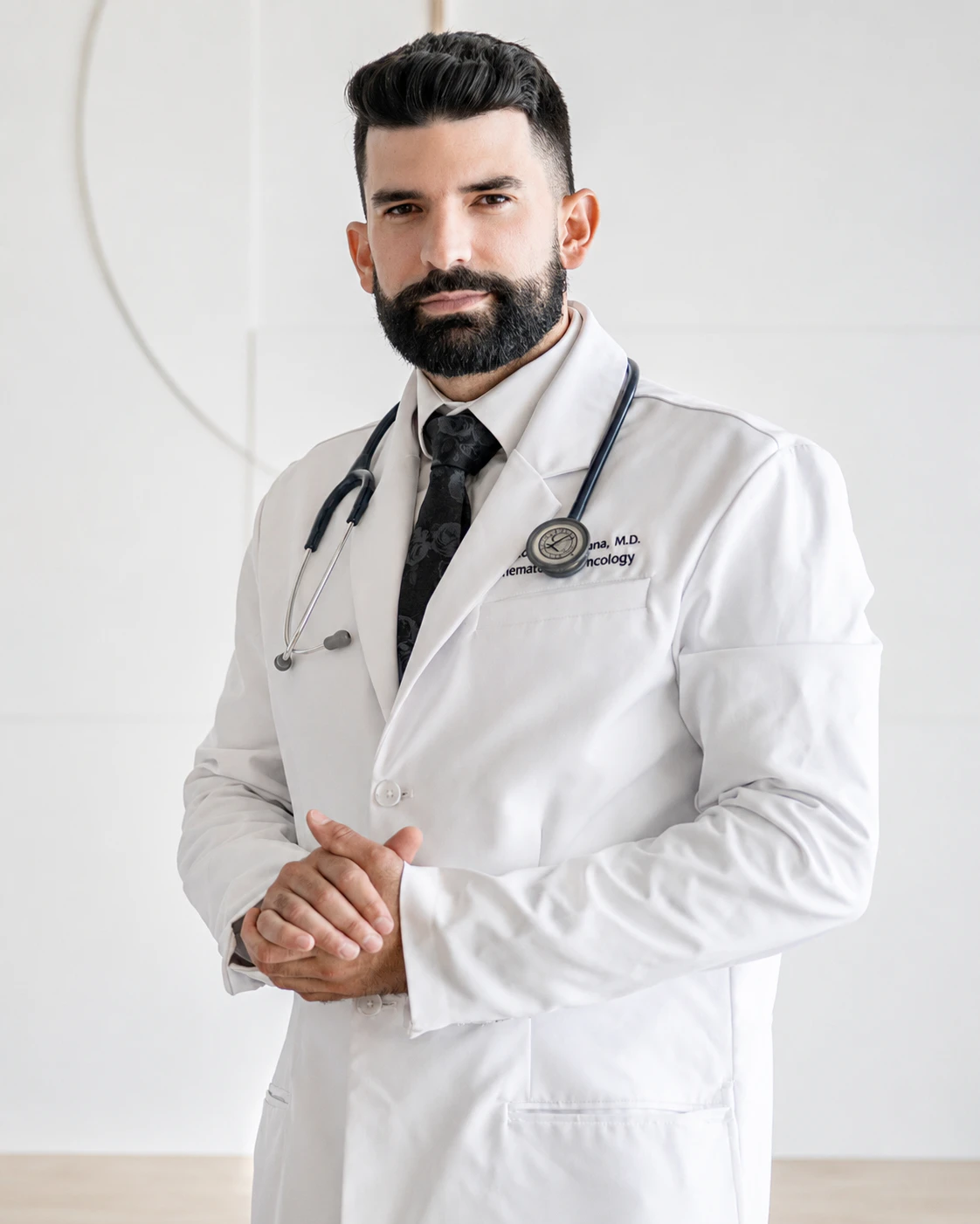 Retrato del Dr. Víctor Manuel Pastrana de Miami Oncology Specialist
